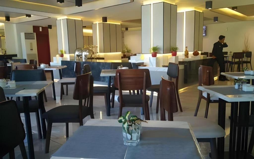 Hotel Pangeran City Padang  Exterior photo