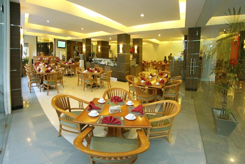 Hotel Pangeran City Padang  Exterior photo
